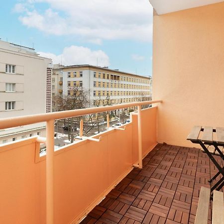 Cozy Pastel Two Bedroom Apartment In Central Gdynia By Noclegi Renters Exteriör bild