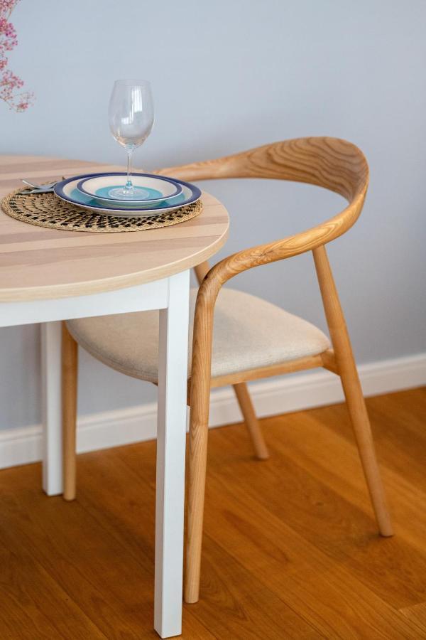 Cozy Pastel Two Bedroom Apartment In Central Gdynia By Noclegi Renters Exteriör bild
